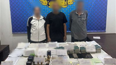 ضبط تشكيل عصابي تخصص في تزوير المحررات الرسمية والنصب على المواطنين بزعم توفير فرص عمل بالخارج