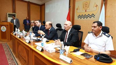 إنشاء محطتي صرف وتحلية مياه.. قرارات المجلس التنفيذي لمحافظة كفر الشيخ اليوم