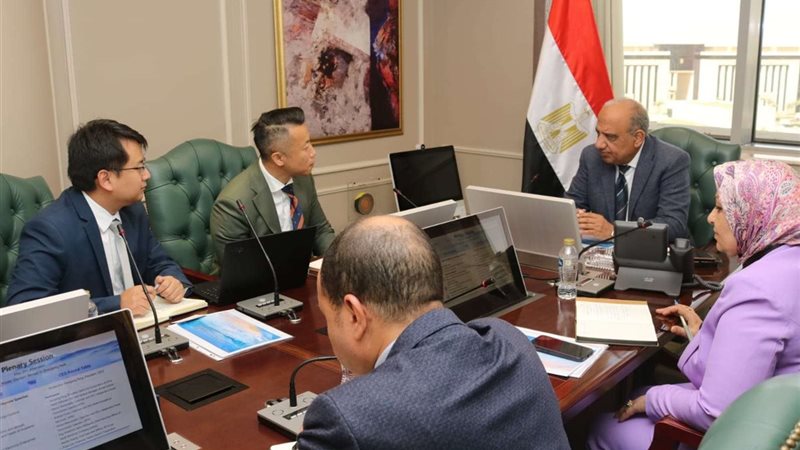 وزير الكهرباء والطاقة