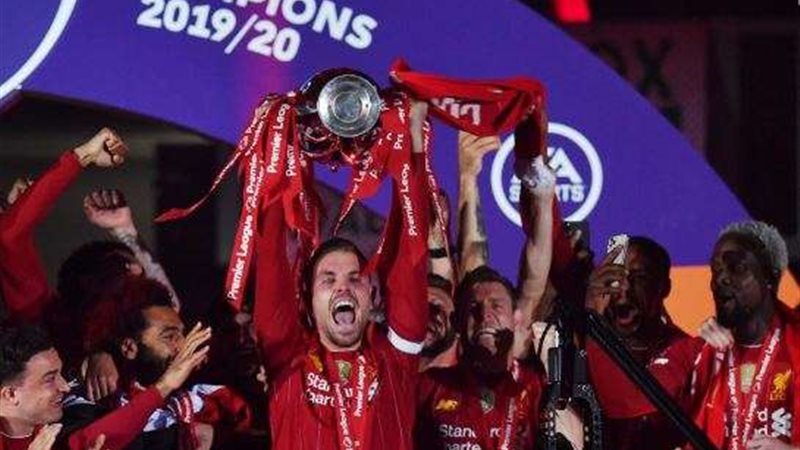 تتويج ليفربول بالدوري