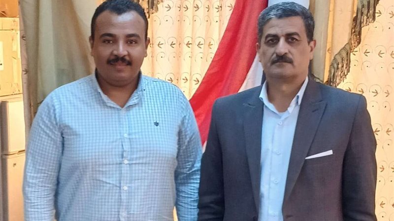 محرر الجريدة مع وكيل