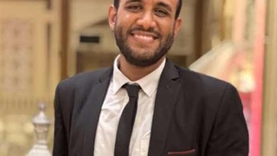 الأستاذ علام عشري يهنئ الدكتور محمود نصر بخطوبته