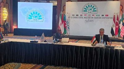 وزير السياحة يؤكد أهمية التدريب واستخدام الذكاء الاصطناعي في الترويج السياحي