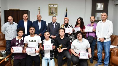 تكريم أبطال «المسرح والرياضة» بكلية الهندسة جامعة قناة السويس