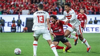 أزمة مباراة القمة تشتعل.. الزمالك يهدد بالانسحاب والأهلي يطالب بالإعادة