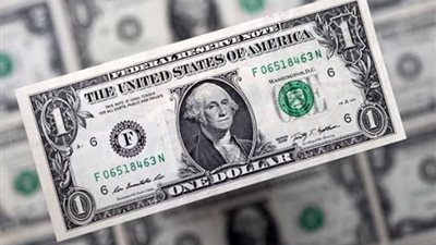 الدولار يكسر حاجز 50.50 جنيه ويواصل الضغط على الجنيه المصري في تعاملات يوم الجمعة