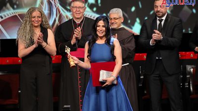 تكريم منى زكي وطه دسوقي في ختام المهرجان الكاثوليكي الدورة 73