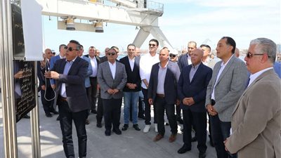 رئيس الوزراء يفتتح 