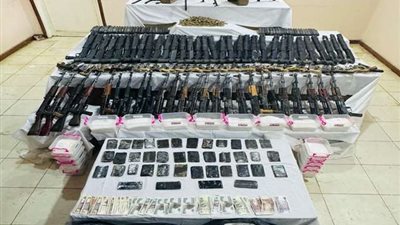 الداخلية تداهم أوكار الكيف بأسيوط ومصرع 5 عناصر إجرامية وضبط مخدرات وأسلحة