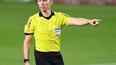 تعرف على حكم مباراة الكلاسيكو بين برشلونة وريال مدريد بالدوري الإسباني