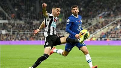 نيوكاسل يونايتد يتفوق على تشيلسي بهدف مبكر في صراع التأهل لدوري الأبطال