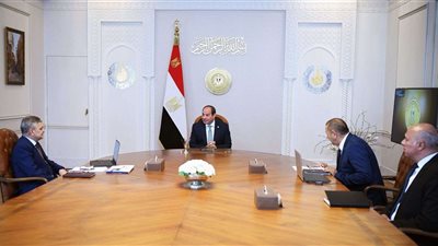 الرئيس السيسي يوجه بمواصلة تطوير الخدمات الملاحية والبحرية وفق أعلى معايير الجودة