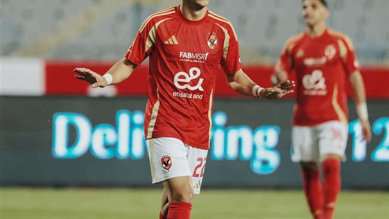 الأهلي في الصدارة
