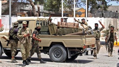 اشتباكات وفرار من السجون.. ماذا يحدث في طرابلس الليبية؟