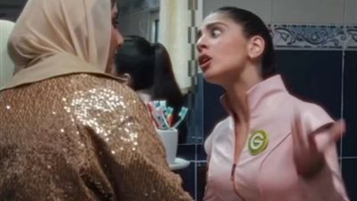 مايان السيد تثير الجدل بمشاركة البلوجر أم خالد في أحد الإعلانات الشهيرة