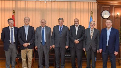 محافظ الإسكندرية يشارك في ندوة توعوية بمناسبة اليوم العالمي لضغط الدم