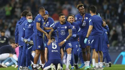 الدوري الإنجليزي.. تشيلسي يواجه مانشستر يونايتد في صراع المربع الذهبي