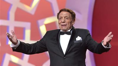 وجه الزعيم عادل إمام الذي لا يعرفه أحد