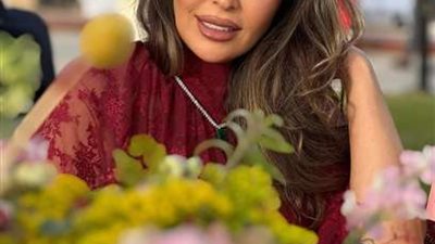 داليا البحيري تتألق بإطلالة حمراء في باريس وتكشف عن مسلسلها الجديد