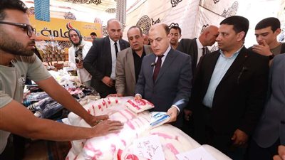 محافظ كفر الشيخ يفتتح سوق اليوم الواحد ببيلا ويتفقد السلع والمعروضات
