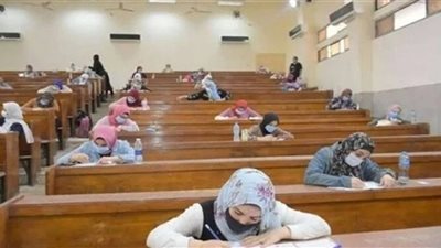  تجارة حلوان عن امتحانات الترم الثاني : تسير  بدون شكاوى | خاص