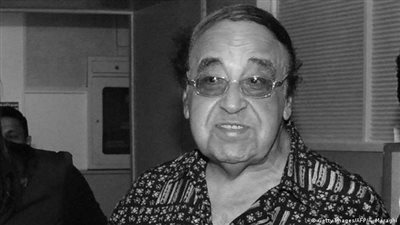 في ذكرى وفاة حسن مصطفى.. تزوّج من فنانة مشهورة ولماذا رفض دخول بناته الفن؟