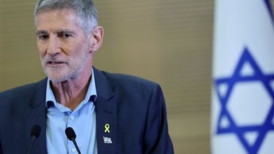 عاصفة سياسية.. جولان يُشوه سمعة إسرائيل ولابيد يتهمه بالكذب