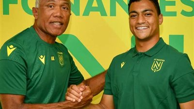 عاجل.. نانت الفرنسي يطيح بأنطوان كومبواريه قبل نهاية عقده