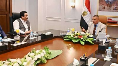محافظ جنوب سيناء يلتقي وفد 