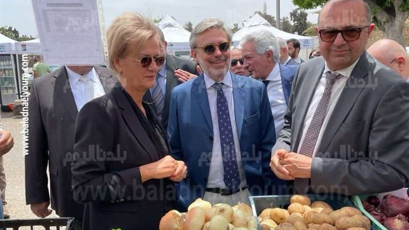 جانب من زيارة سفيرة