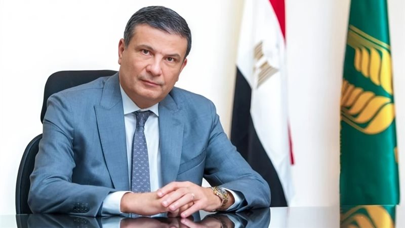 الدكتور علاء فاروق،