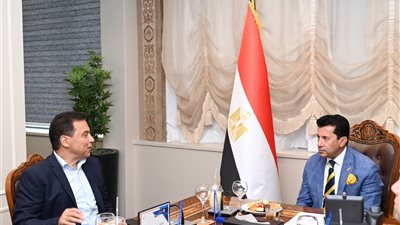 وزير الرياضة يستقبل الرياضيين العائدين من ليبيا بالعاصمة الإدارية