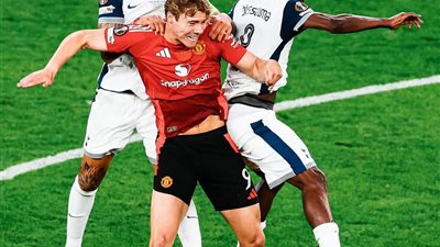 توتنهام يحطم دفاعات مانشستر يونايتد ويتوج ببطولة الدوري الأوروبي 