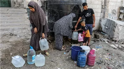 تصاعد أزمة نقص المياه في غزة مع نفاد الوقود وزيادة النزوح