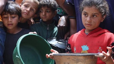 استشهاد وإصابة 130 فلسطينيًا في غارات إسرائيلية على خان يونس