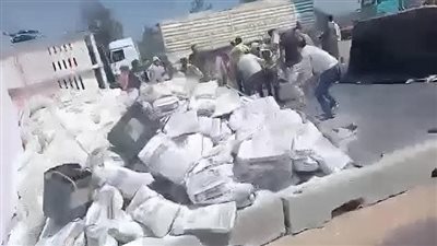 طريق المنوفية الإقليمي «الموت السريع».. ومواطنون: النقل الثقيل بطل الحكاية (خاص)