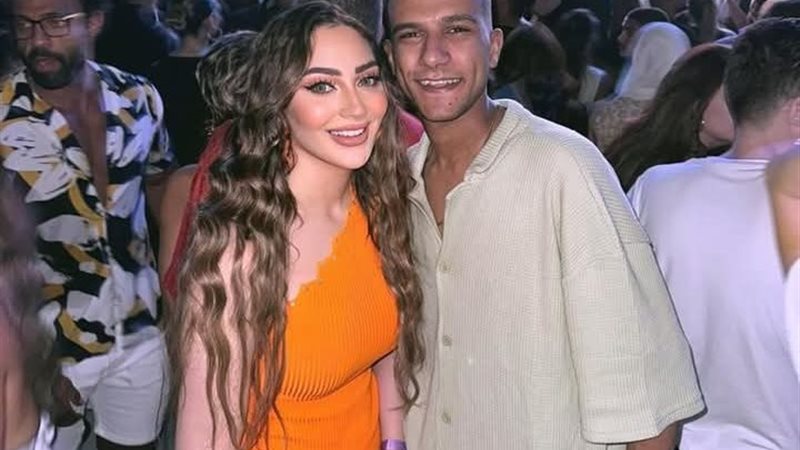 عصام صاصا وزوجته