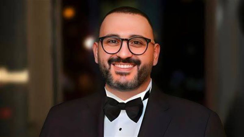 أكرم حسني