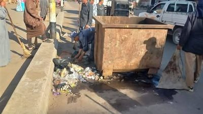  رئيس مدينة سيدي سالم بكفر الشيخ يتابع أعمال النظافة ورفع الكفاءة