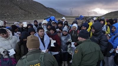 من بينها ليبيا.. إدارة ترامب تلجأ للمحكمة العليا لترحيل المهاجرين لدول ثالثة