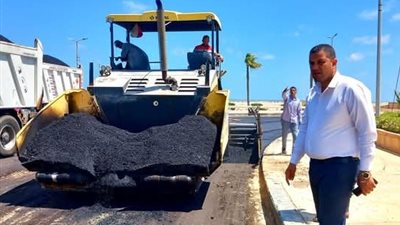 بلطيم تواصل استعداداتها لصيف 2025: متابعة ميدانية لأعمال الرصف بالكورنيش