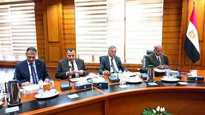 رئيس جامعة كفر الشيخ يرأس لجنة اختيار عميدي كليتي الحقوق والطب البيطري