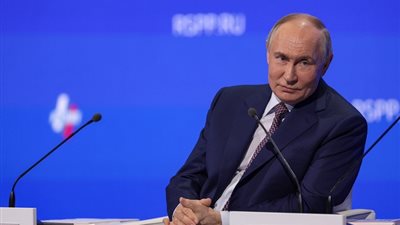 زيلينسكي: بوتين أخطر من حماس.. وأدعو ترامب لممارسة الضغط على روسيا