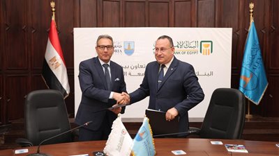 جامعة الإسكندرية والبنك الأهلي المصري يوقعان بروتوكول تعاون لتقديم خدمات مصرفية