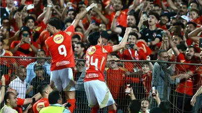 مشاهد مؤثرة واحتفالات صاخبة في ليلة تتويج الأهلي بدرع الدوري الـ45