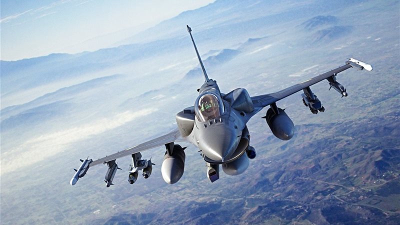 طائرة F-16