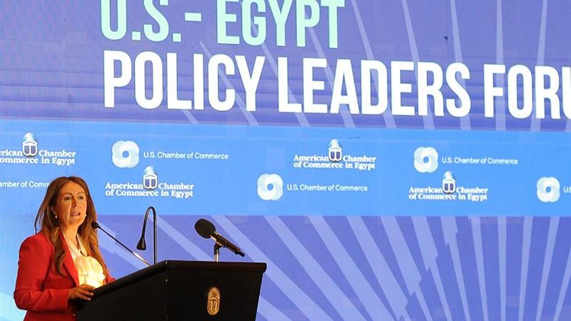 السفيرة الأمريكية