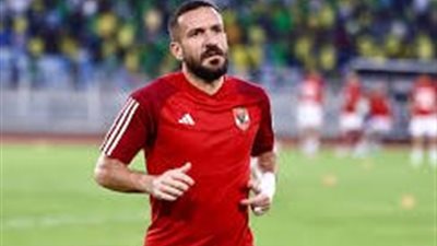 بعد مسيرته مع الأهلي.. علي معلول على رادار الصفاقسي التونسي