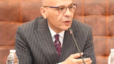 انطلاق القافلة الطبية لعلاج العيوب الخِلقية وحروق الأطفال بجامعة القناة