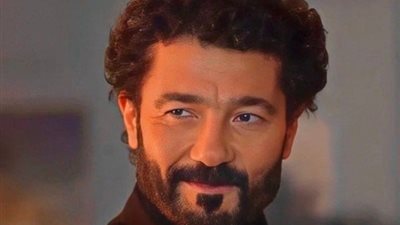 بحضور الأصدقاء.. خالد النبوي يحتفل بخطوبة نجله في أجواء عائلية